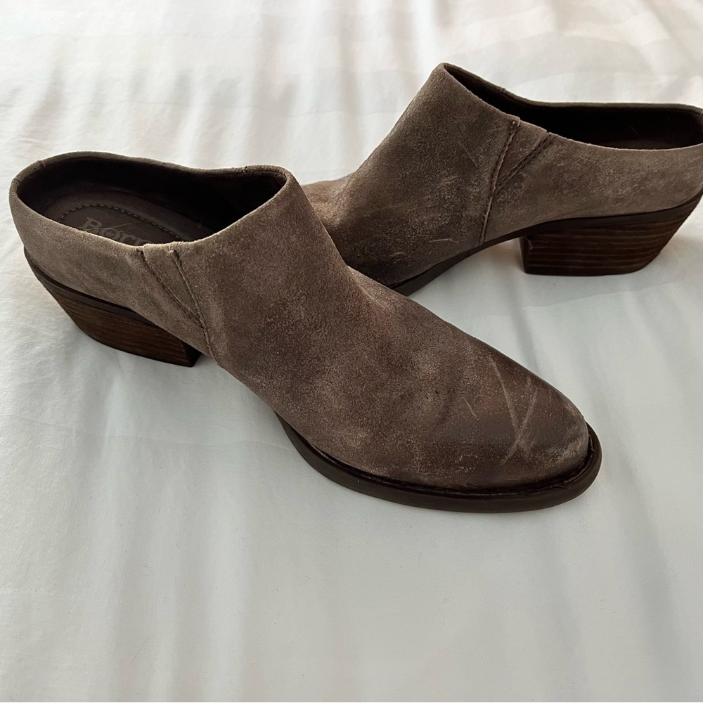 Born Shaya clogs in distressed taupe